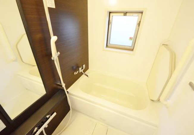 バス・シャワールーム　別部屋の画像を使用しております。