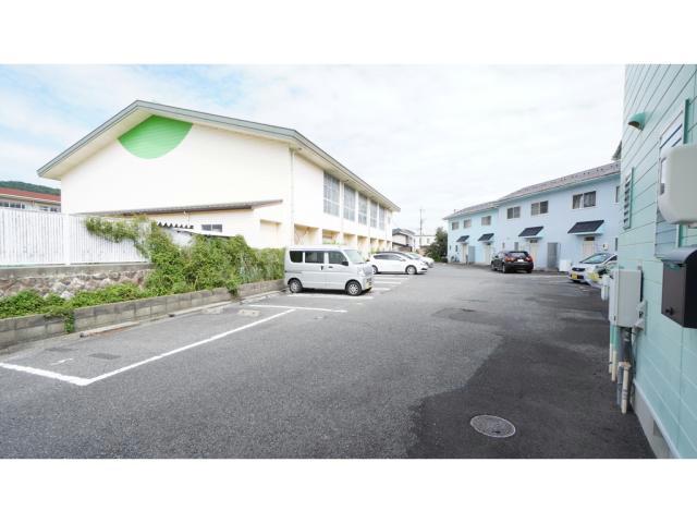 駐車場　駐車場