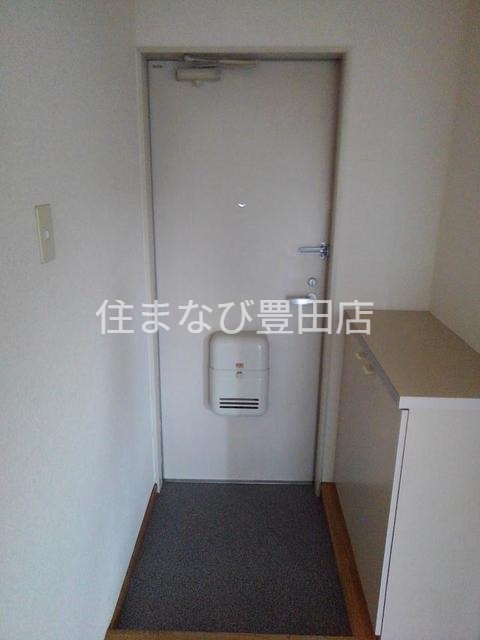 玄関　同型別部屋写真