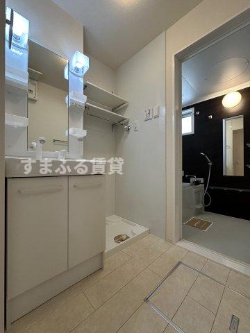 洗面設備　同仕様　反転の場合あり
