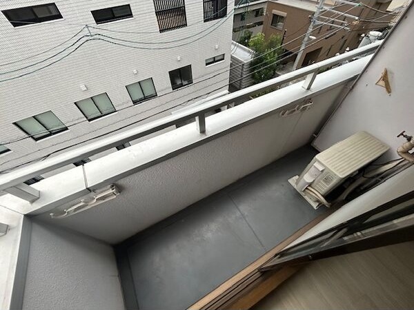 阪急宝塚線 三国駅 徒歩8分 5階建 築36年の外観写真