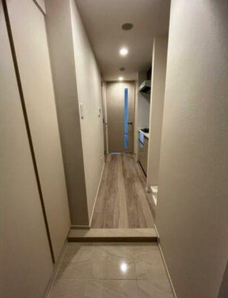 玄関　参考写真：別部屋タイプ