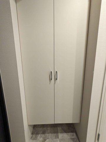 エムブイインプ新大阪の玄関写真
