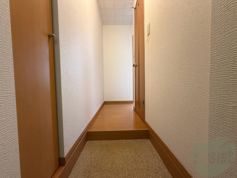 玄関　玄関の様子です。明るい印象ですね。気分もあがりそう。