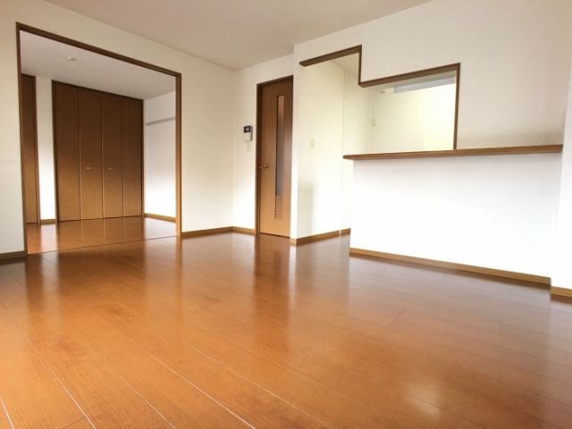ネバーランド Cの居間写真