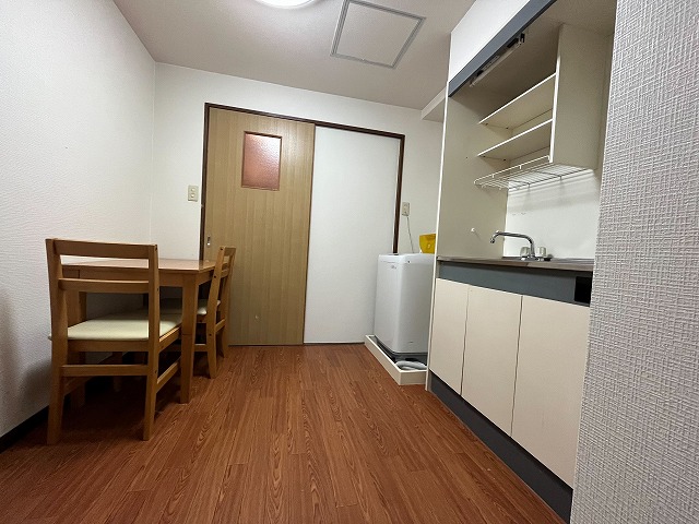 第3潮ビルの居間写真