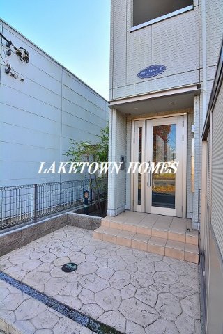 エントランス　オートロック付のエントランスです。
