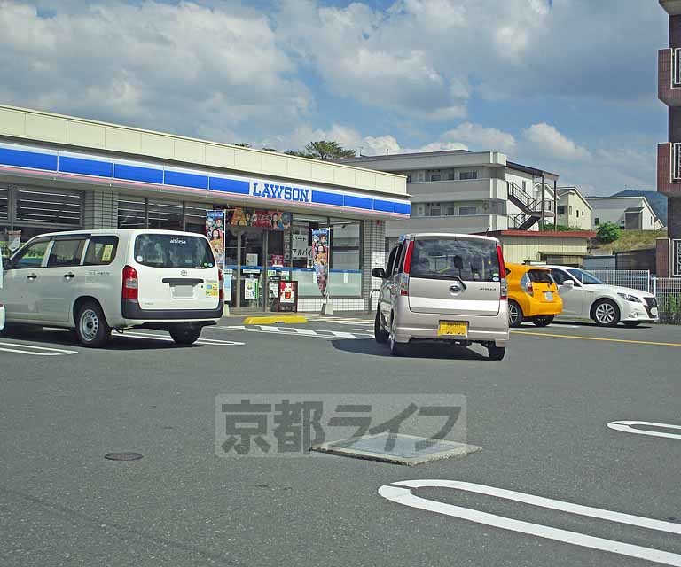 コンビニ　ローソン　亀岡頼政塚店（コンビニ）まで300m