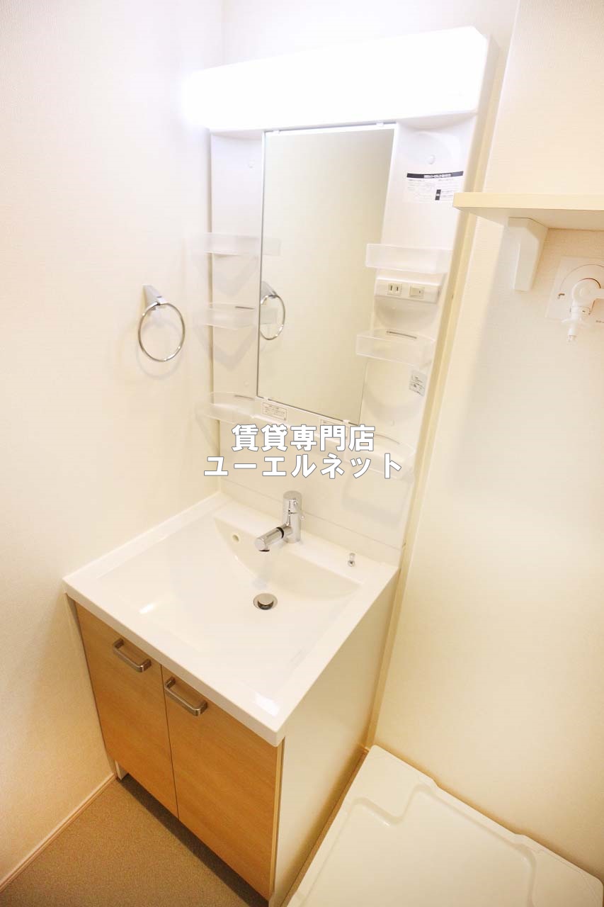 洗面設備　清潔感ある独立洗面台で毎日気持ちよく♪
