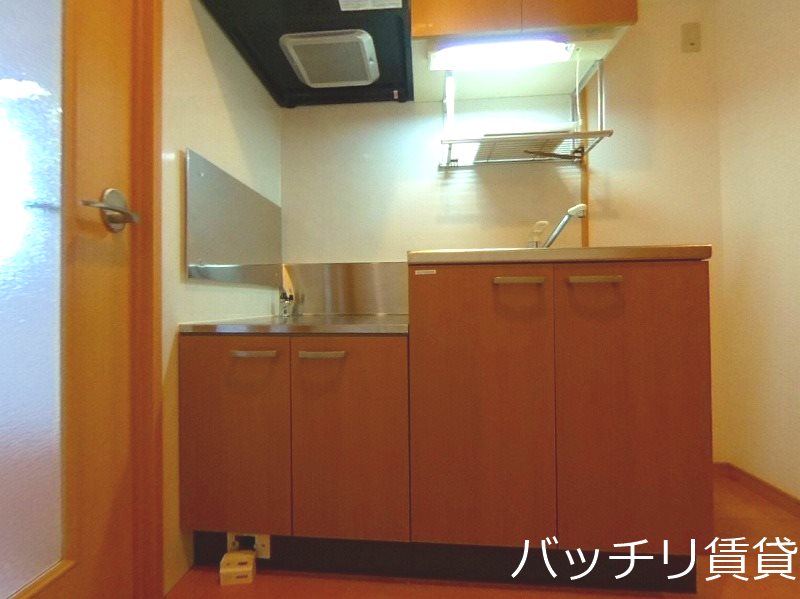 キッチン　別号室タイプの為、現状を優先致します。