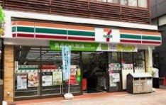 コンビニ　セブンイレブン巣鴨地蔵通り店（コンビニ）まで452m