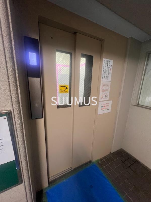 ＪＲ山手線 代々木駅 徒歩3分 11階建 築44年の外観写真