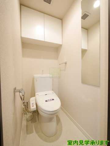 トイレ　別部屋の画像になります。