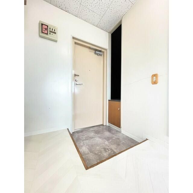 栄興厚木ヴィラの玄関写真