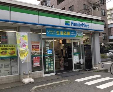 コンビニ　ファミリーマート アスロード横浜生麦店（コンビニ）まで378m