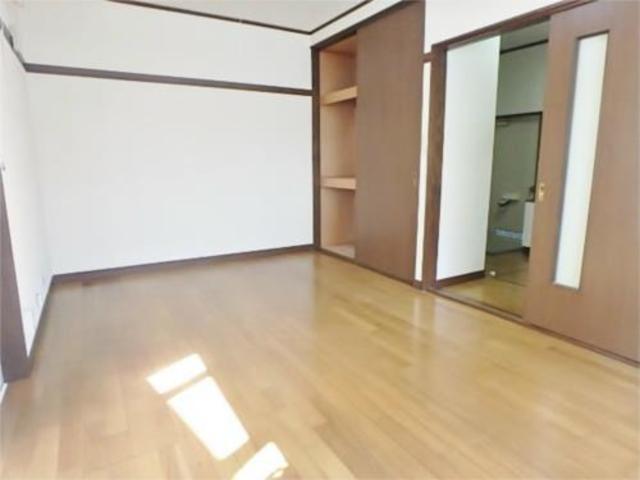 ハイツ西山の居間写真