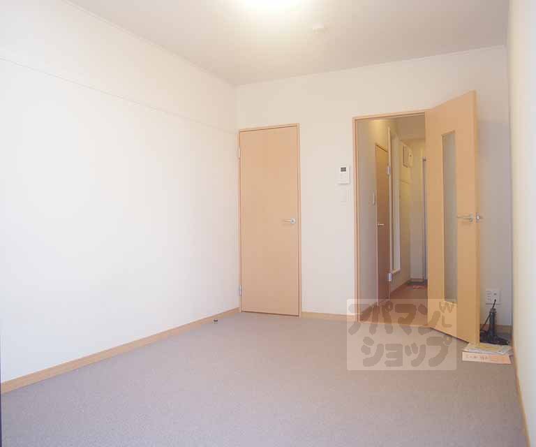 レオパレス京都十条の居間写真