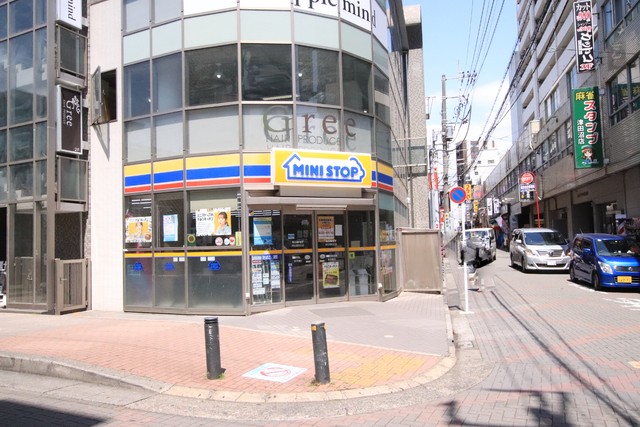 コンビニ　ミニストップ津田沼駅北口店（コンビニ）まで180m