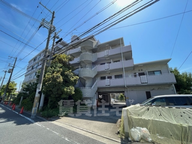【堺市西区浜寺船尾町西のマンションの建物外観】