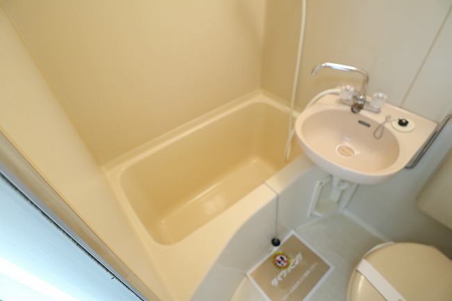 バス・シャワールーム　※別部屋のイメージ写真です。