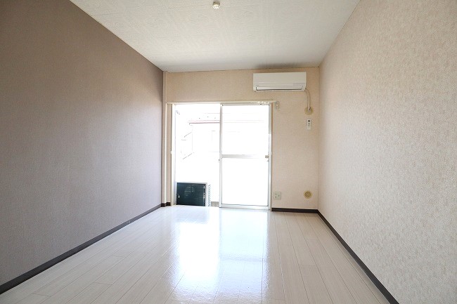 居室・リビング　※別部屋のイメージ写真です。