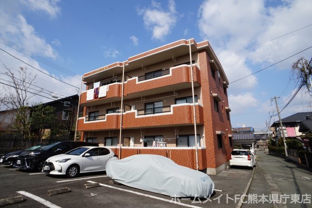 熊本市東区新外のマンションの建物外観