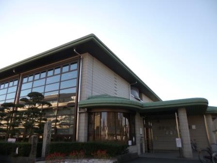 【伊勢市常磐町のマンションの図書館】