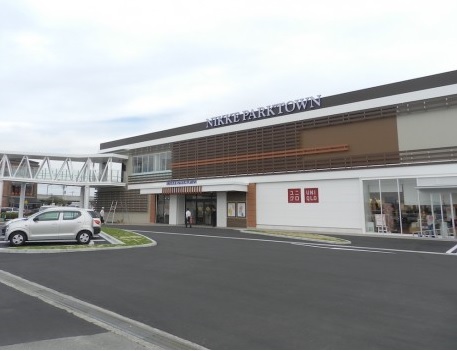 【ウィズマークス加古川駅前のショッピングセンター】