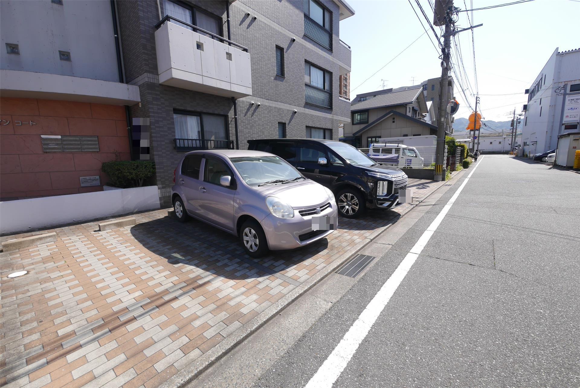 【ファインコートの駐車場】