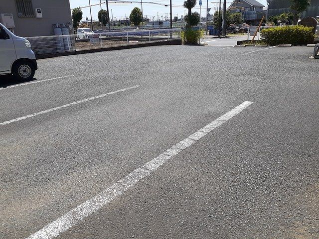 【野田市なみきのマンションの駐車場】