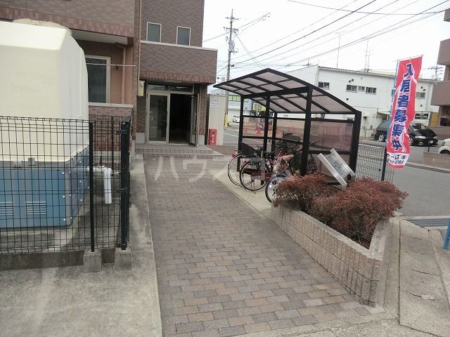 【安城市今本町のマンションのエントランス】