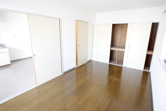 収納　※別室の写真です