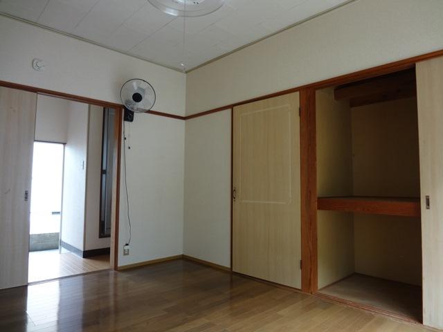ハイツ青山の居間写真
