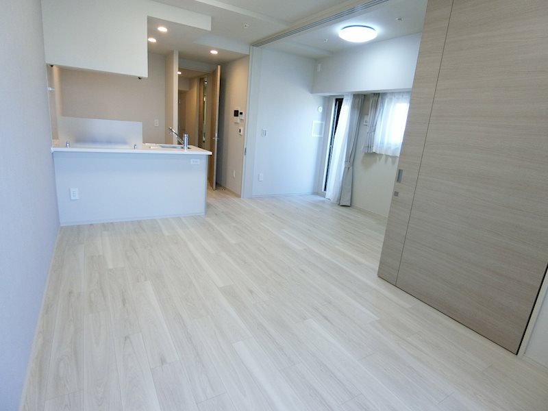 その他設備　引き戸を使って寝室とリビングを簡単に隔てることができます