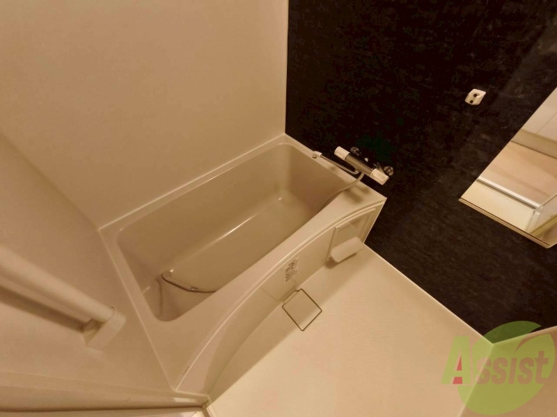 バス・シャワールーム　お風呂になります。一日の疲れを癒してくださいね。