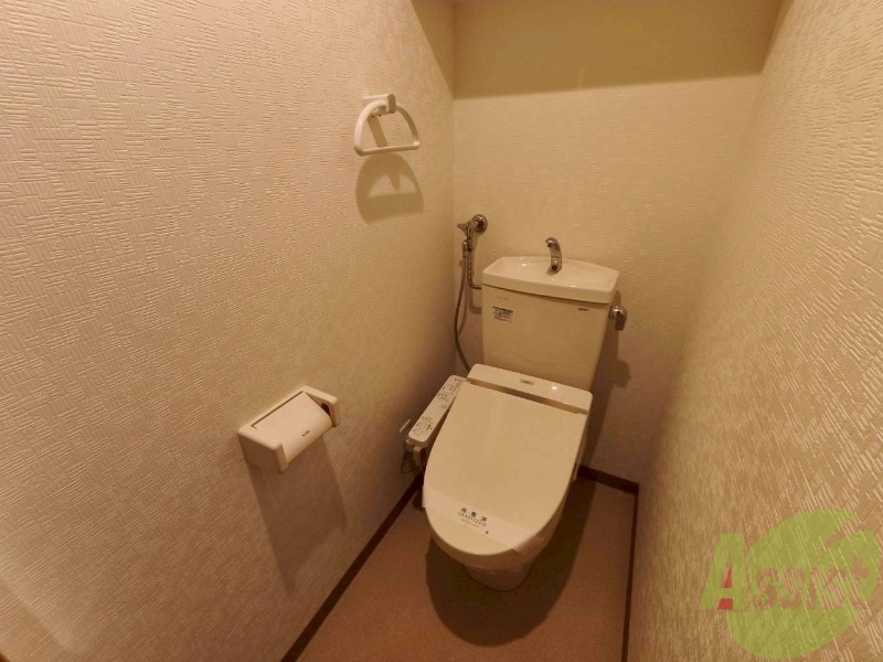 トイレ　ウォシュレット機能がついたトイレ。安心して使用できますね。