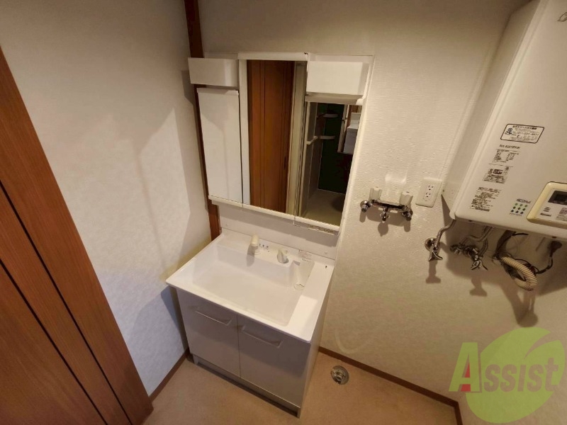 洗面設備　こちらに洗面台があります。朝の洗顔はこちらで。