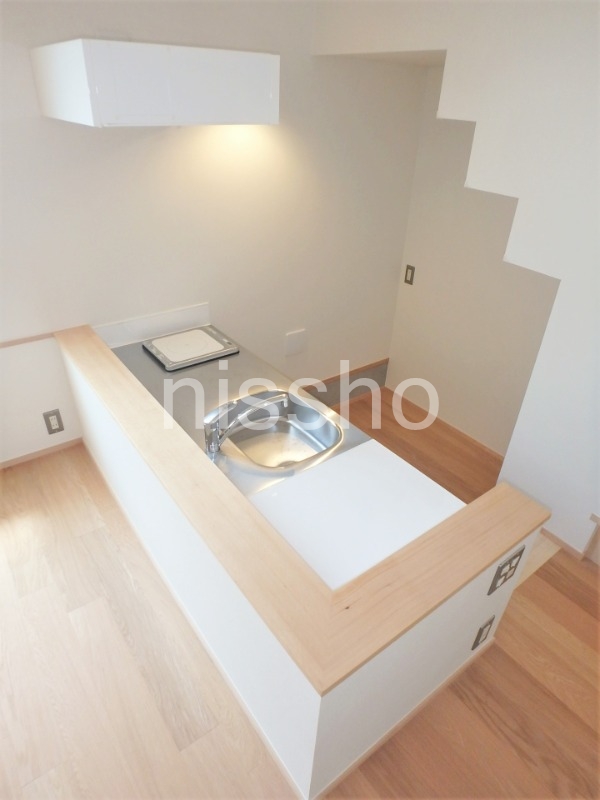 キッチン　オシャレな対面式カウンターキッチン