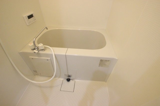 バス・シャワールーム　同物件別号室のものです。