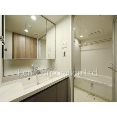 洗面設備　同タイプ4階のお部屋を撮影。仕様が異なることがあります。