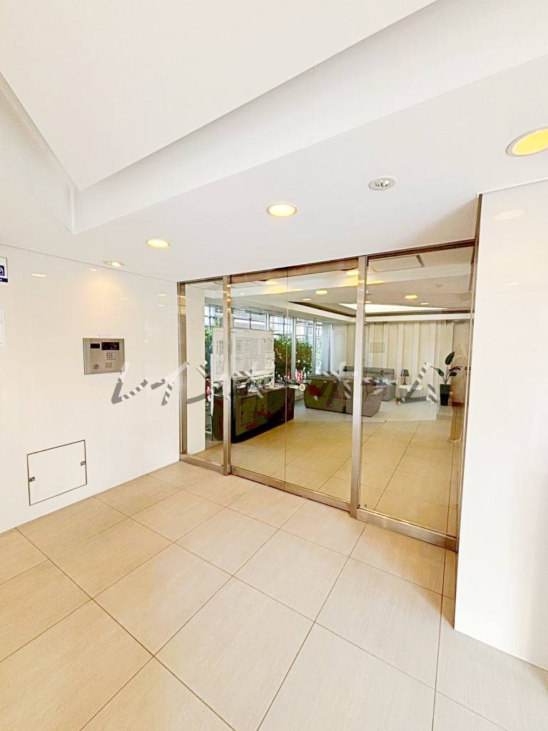 エントランス　清潔なエントランスです