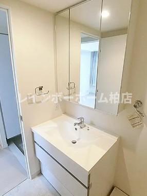 洗面設備　広い洗面スペース