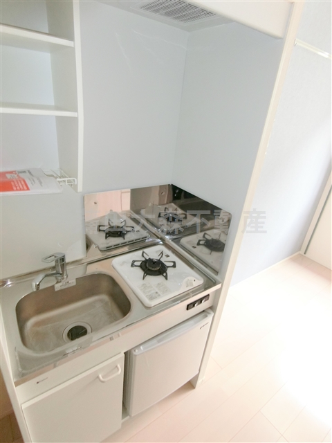 キッチン　ミニ冷蔵庫付きガスキッチン！