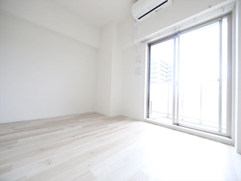 バルコニー　洋室7帖　エアコン完備　クローゼット付　バルコニー