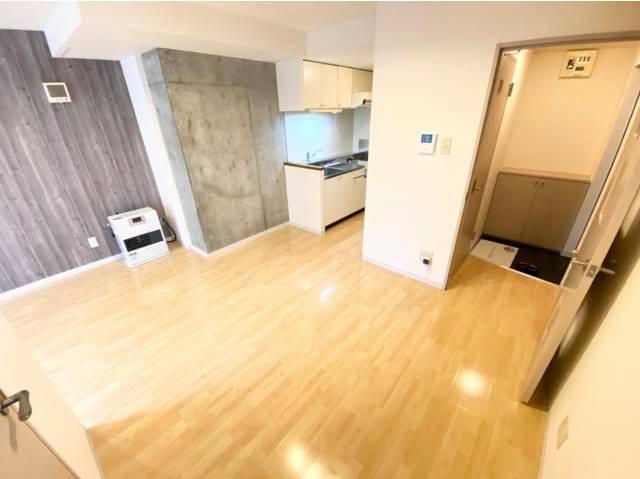 居室・リビング　キッチン側♪