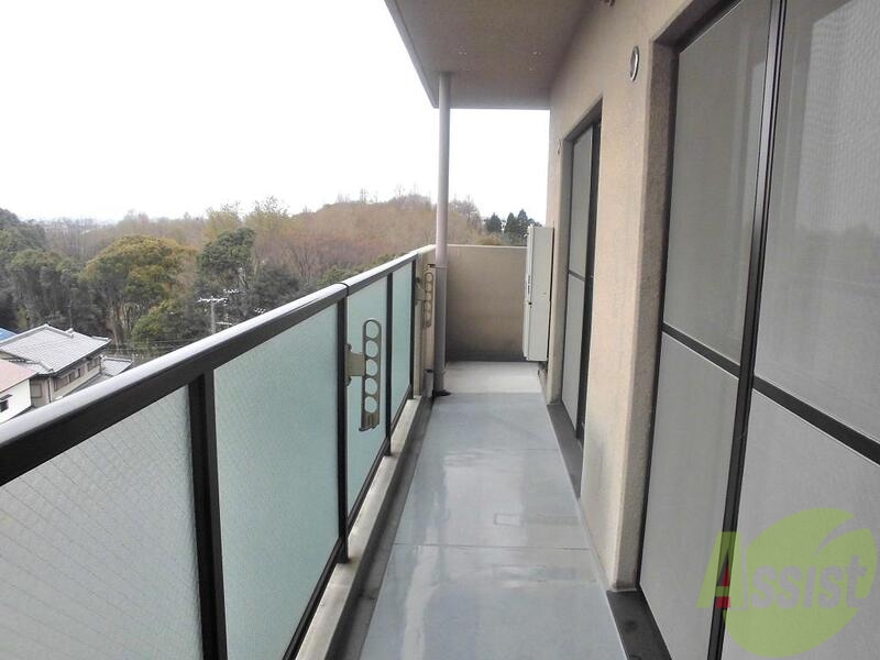 バルコニー　広くて日当りのいいバルコニーです！洗濯物もよく乾きそうですね