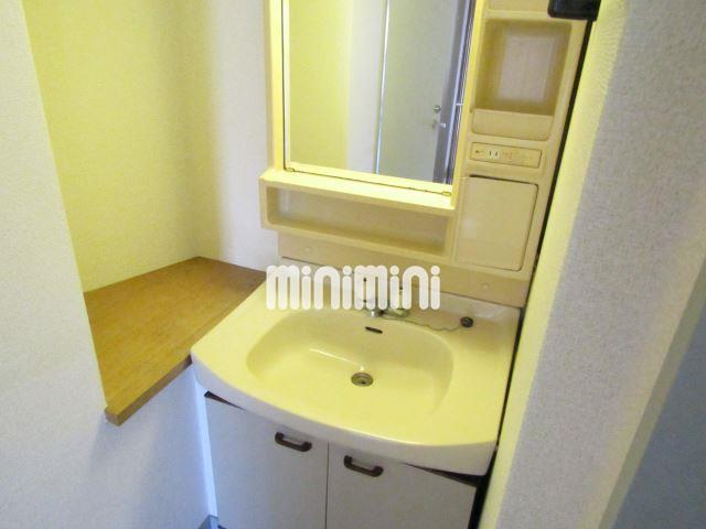 洗面設備　ご家族連れには必須の独立洗面台