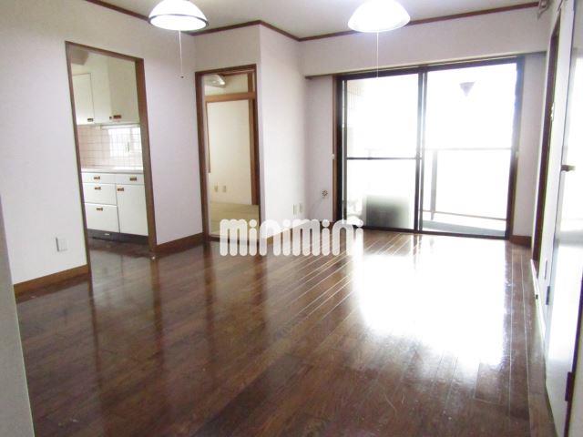 居室・リビング　日当たりのある明るいリビングダイニング