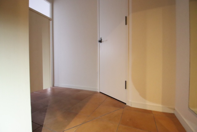 玄関　※別室の参考写真の為、現況優先です。