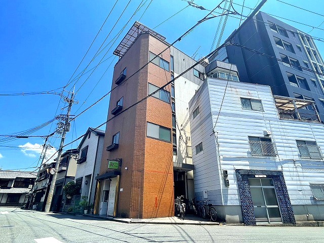 建物外観　落ち着いた雰囲気の外観です